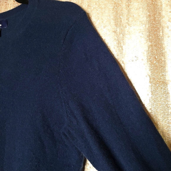 Lands' End EUC MP 100% cashmere Deep Sea Navy Blue sweater - Picture 3 of 8